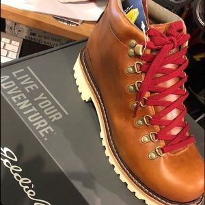 Eddie Bauer K-6 boots, hiker, hiking